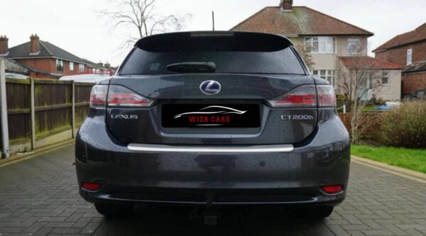 Lexus CT200h 2011 - Image 2