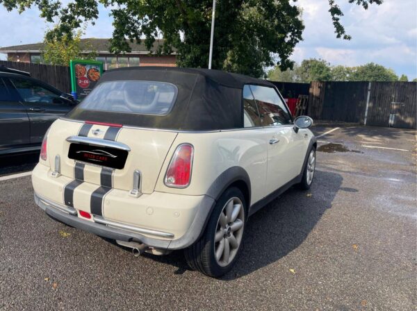 Mini One 1.6 Convertible - Image 2