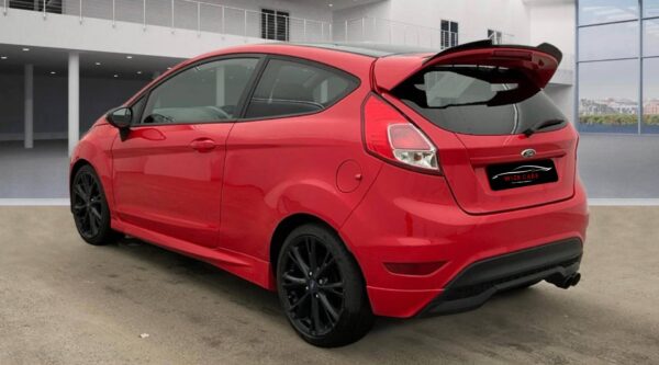 Ford Fiesta 1.0 Zetec S Red Edition - Image 4