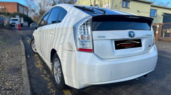 Toyota Prius 1.8 Hybrid 2010 - Image 4