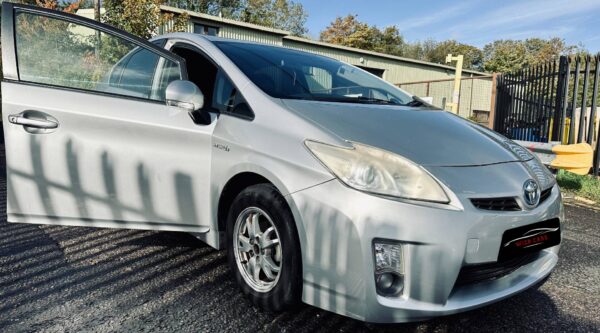 Toyota Prius 1.8 Hybrid 2011 - Image 5