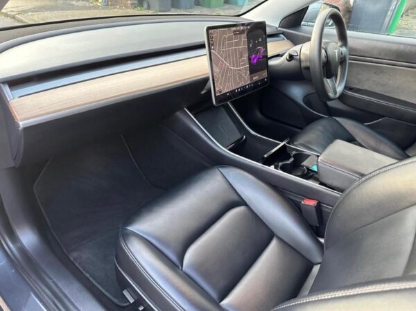 Tesla Model 3 Long Range AWD 2020 - Image 8